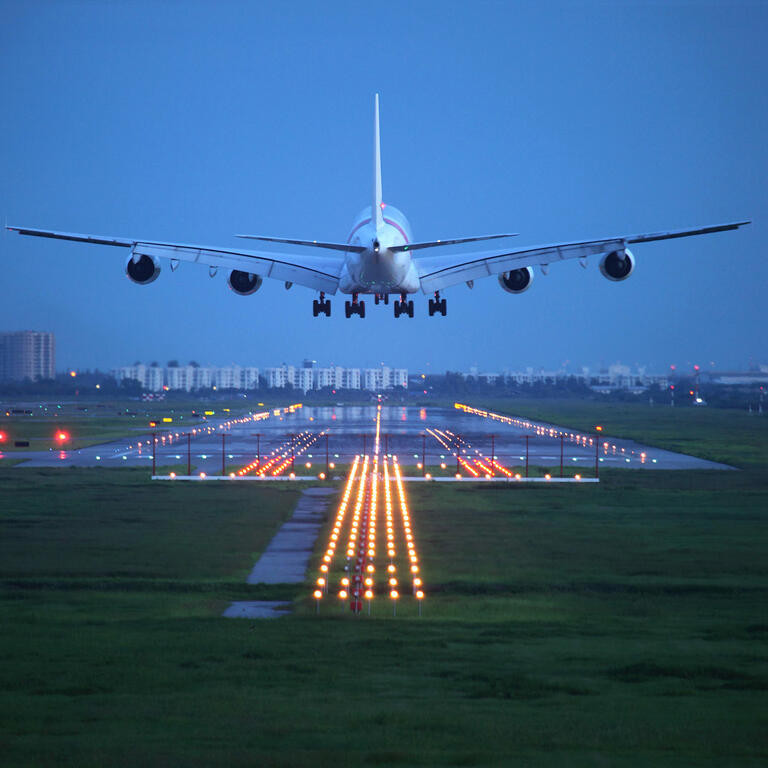 plane landing