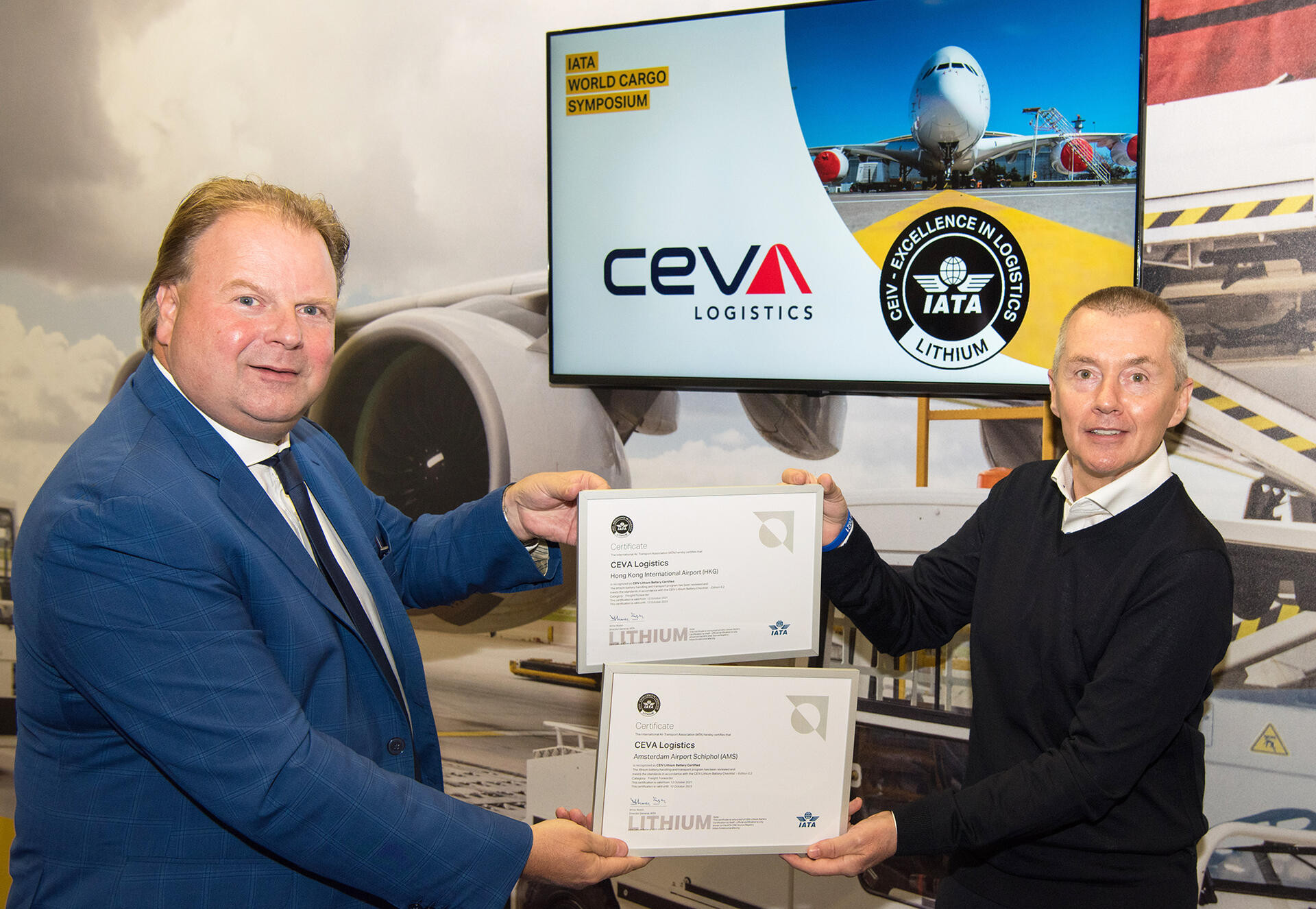 CEVA_CEIV-certification-PeterPenseel-left-WillieWalsh-right